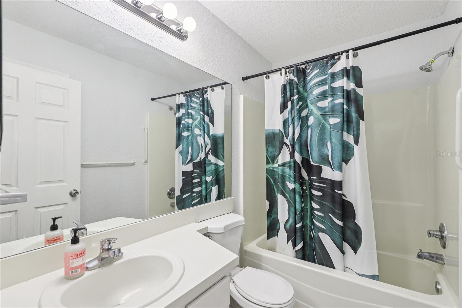 Image 15 of 29 For 15888 152nd Avenue