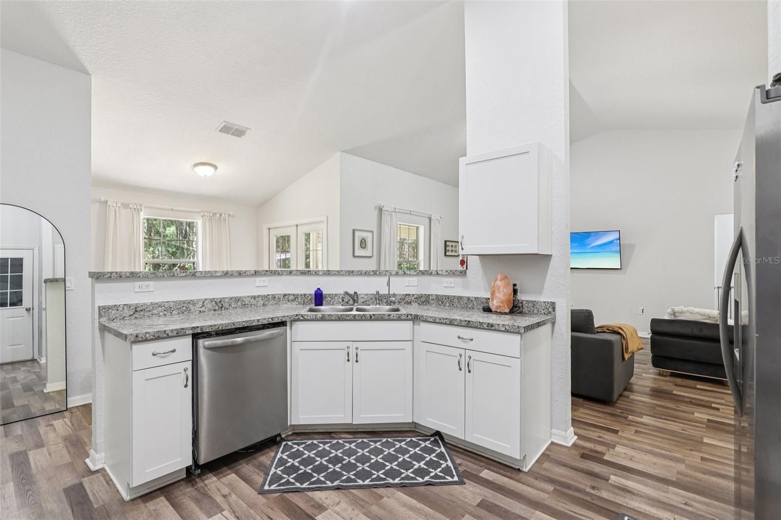 Image 8 of 29 For 15888 152nd Avenue