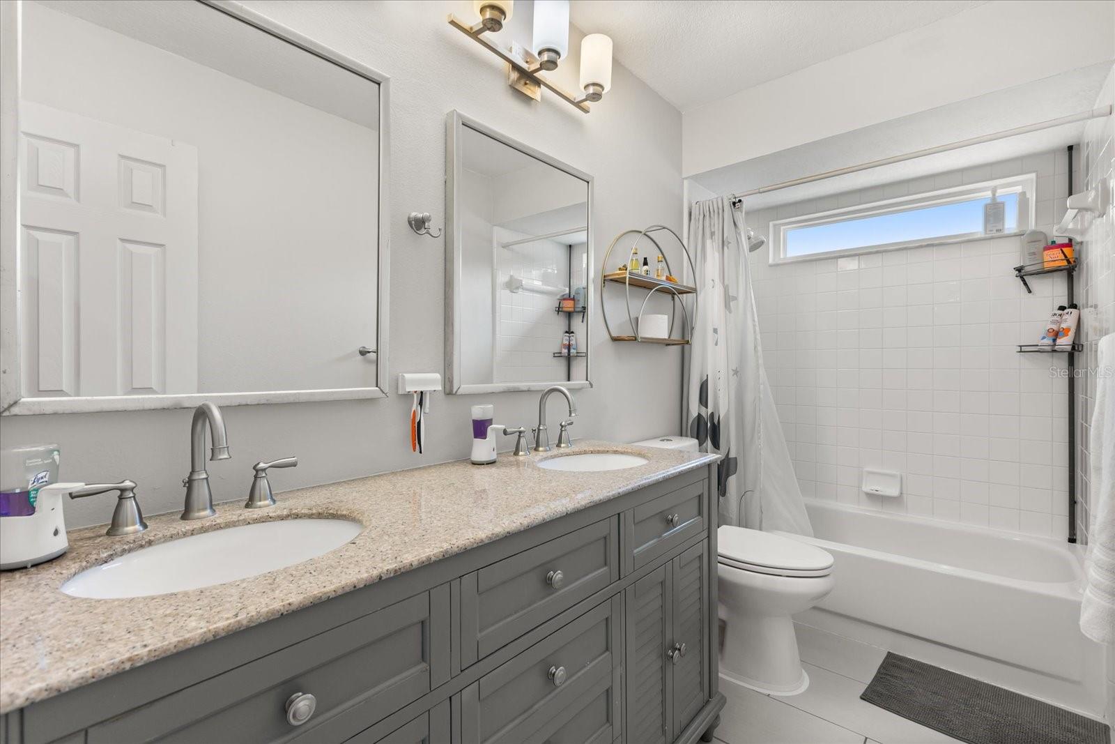 Image 23 of 35 For 14524 Huntingfield Drive
