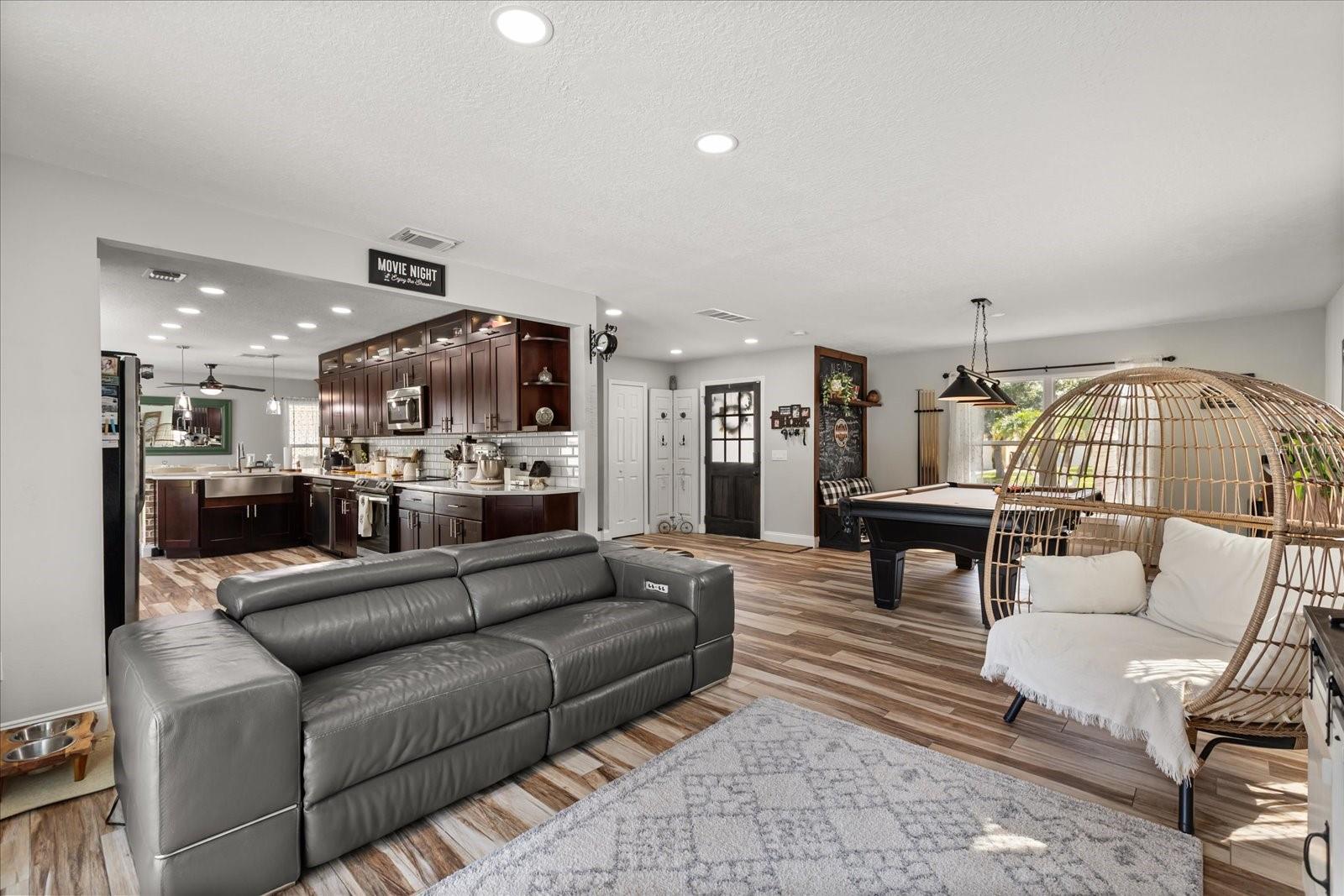 Image 5 of 35 For 14524 Huntingfield Drive