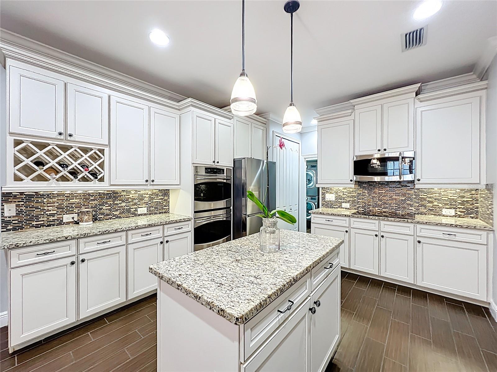 Image 11 of 73 For 10319 Lavande Drive