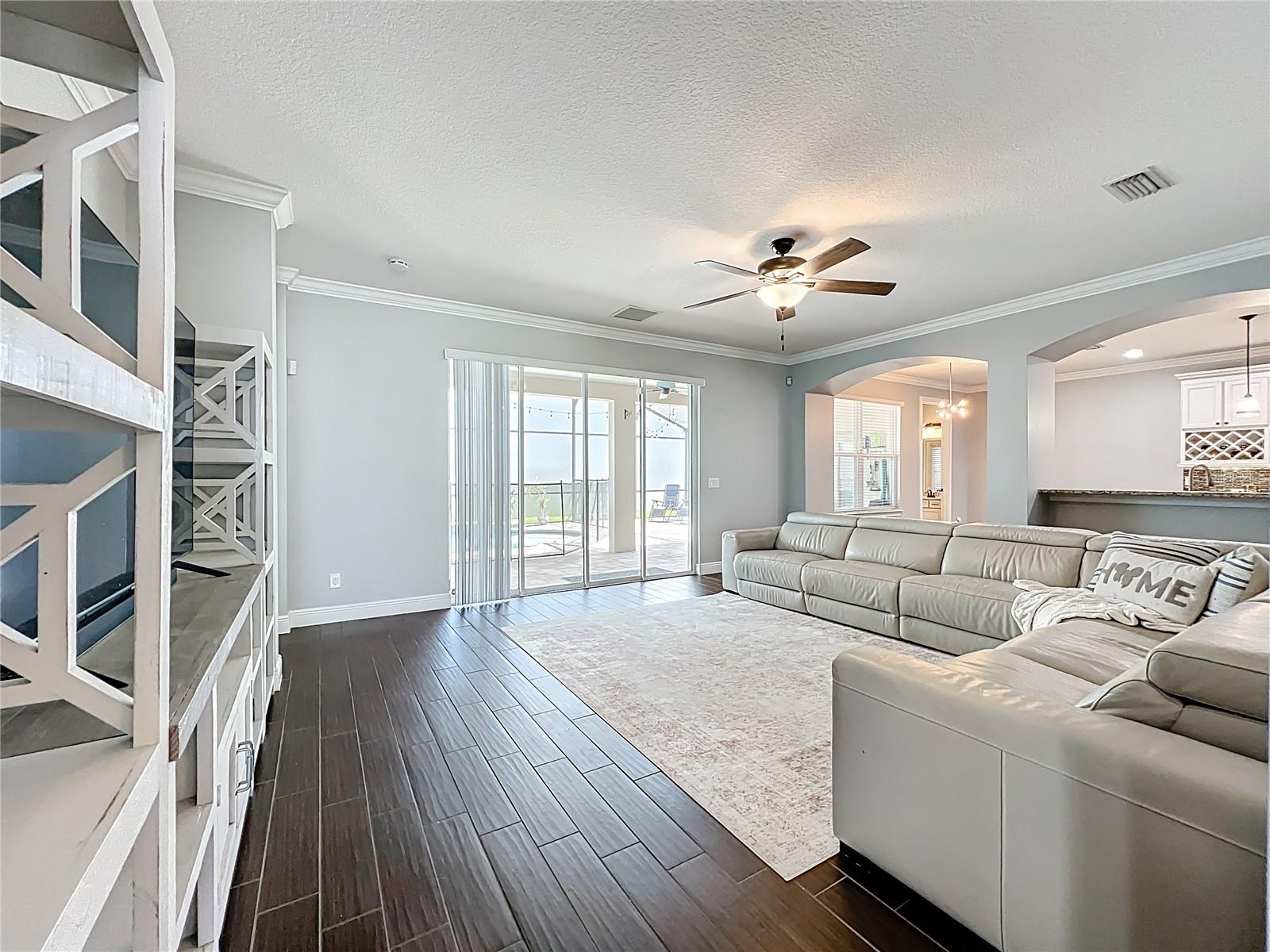 Image 13 of 73 For 10319 Lavande Drive
