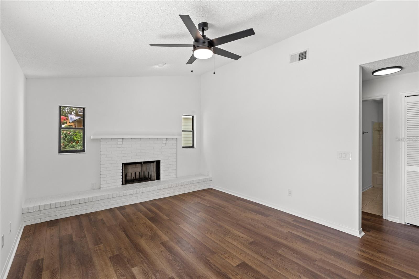 Image 10 of 54 For 400 Timbercreek Drive N
