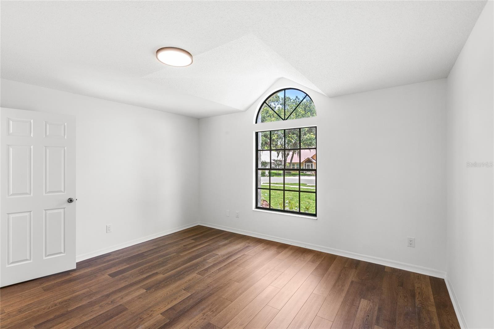 Image 19 of 54 For 400 Timbercreek Drive N