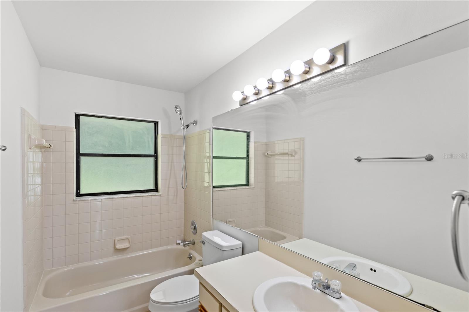 Image 23 of 54 For 400 Timbercreek Drive N