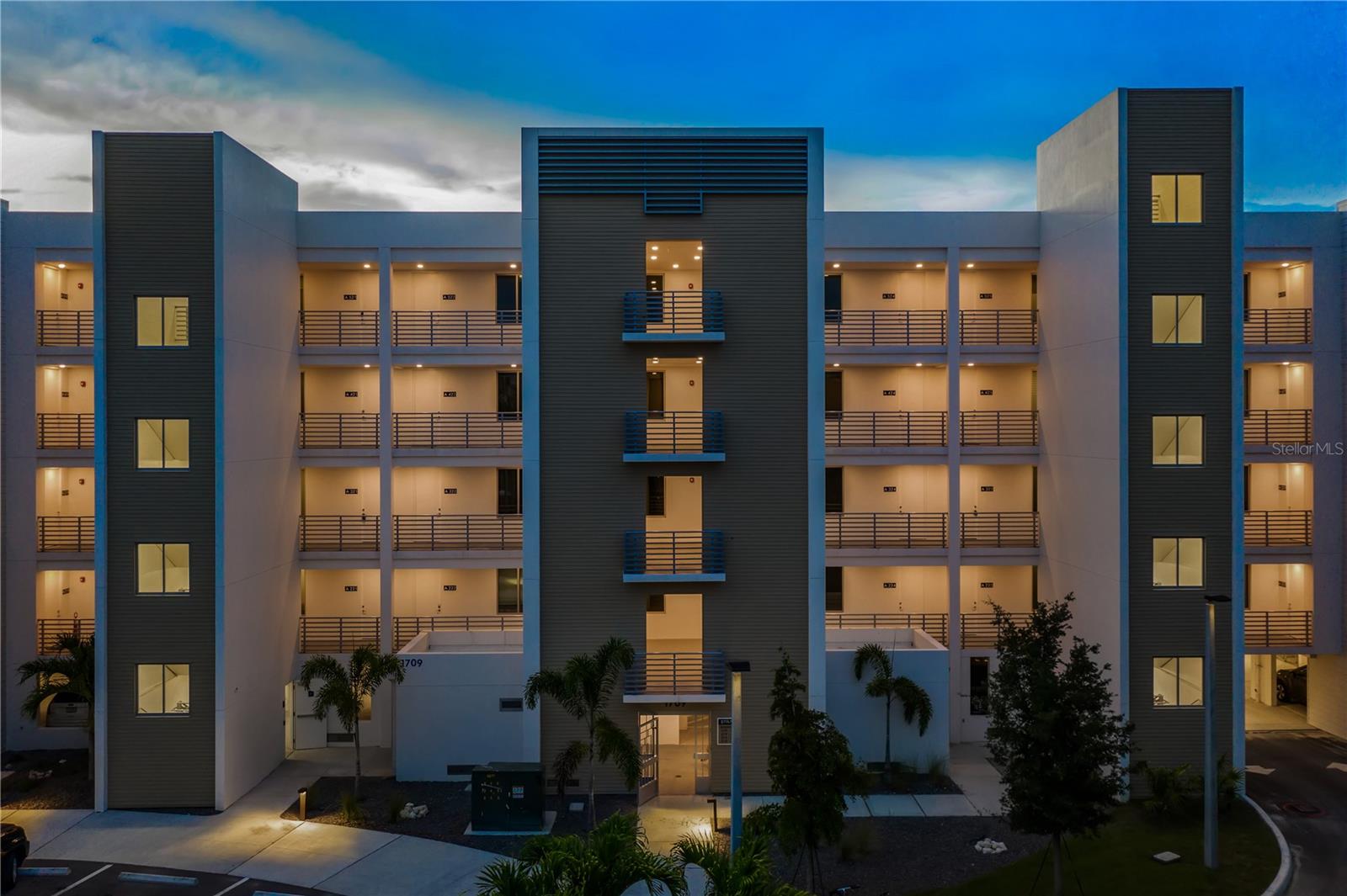 Image 2 of 34 For 1709 Tamiami Trail 420 A