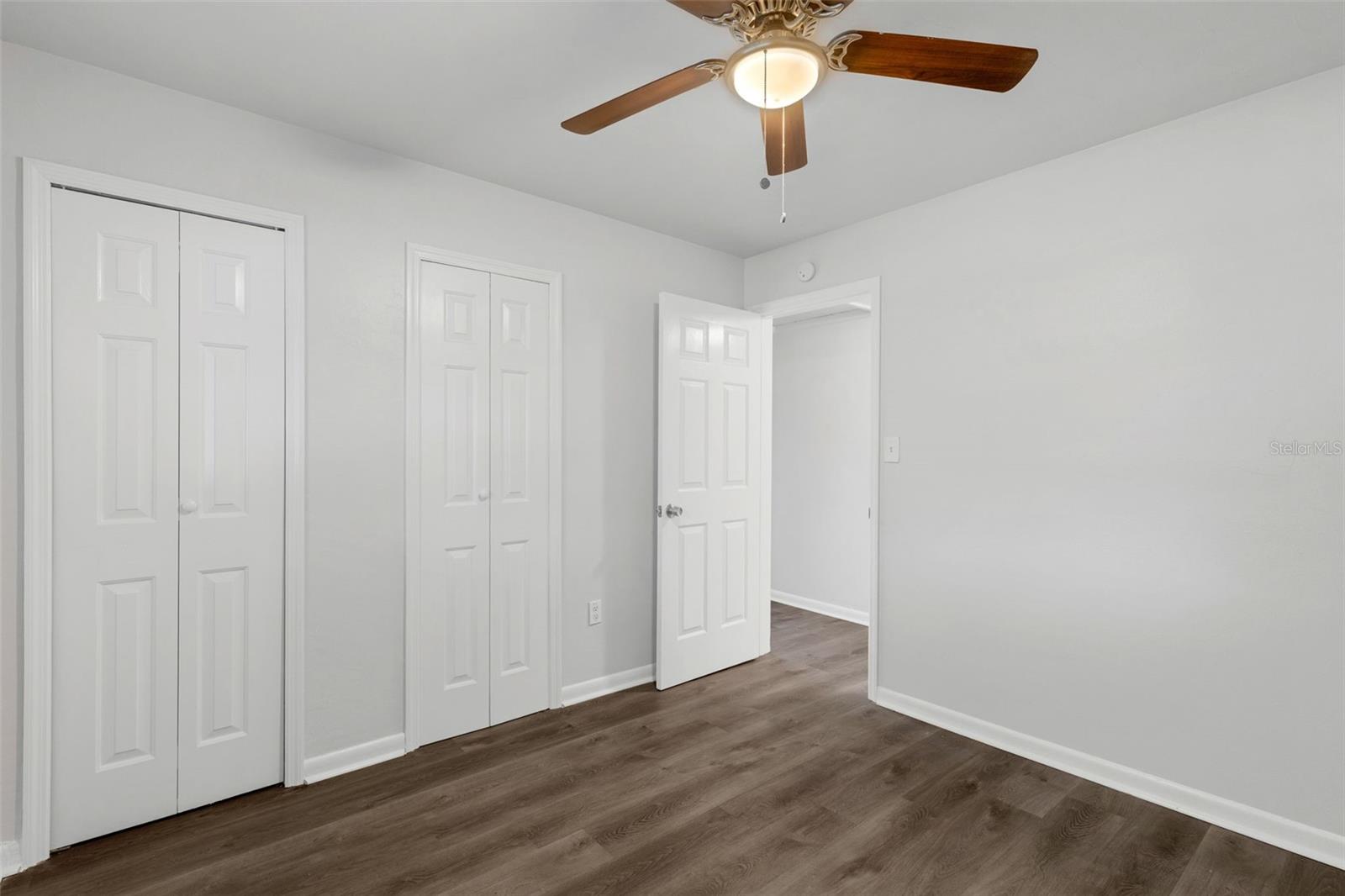 Image 19 of 33 For 203 Lakeview Avenue