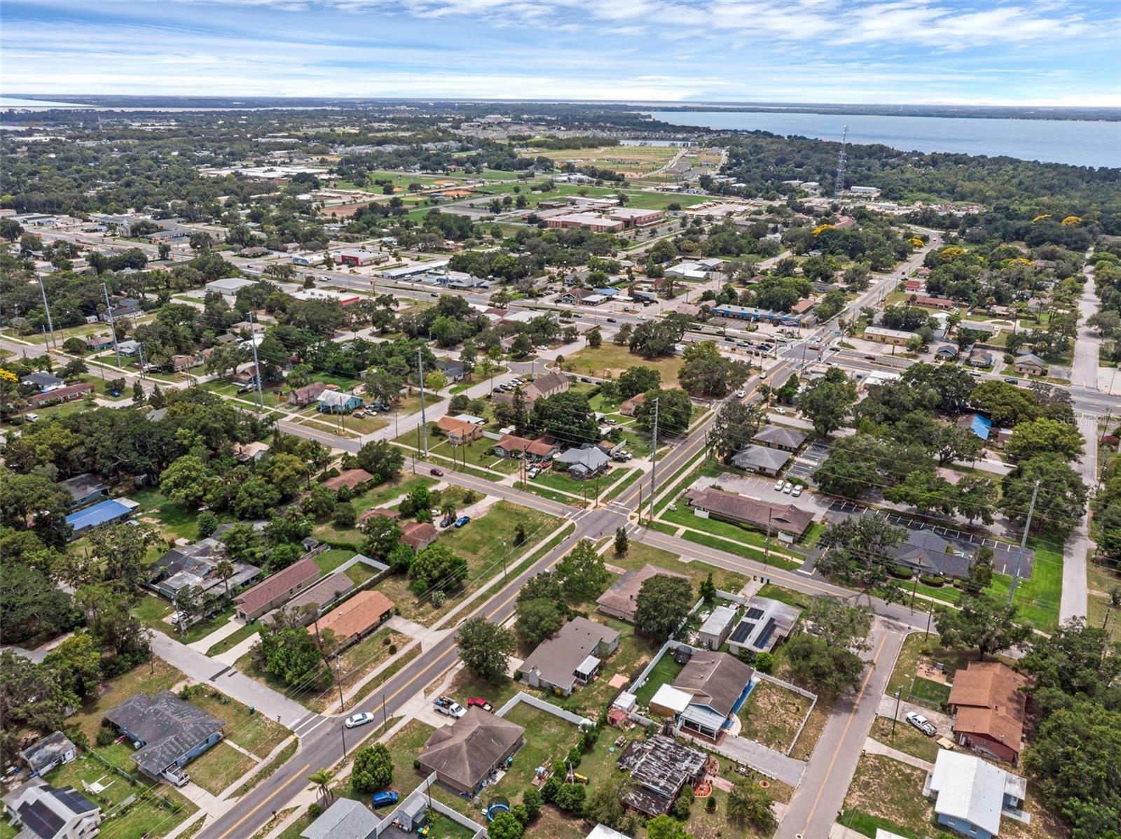Image 31 of 33 For 203 Lakeview Avenue