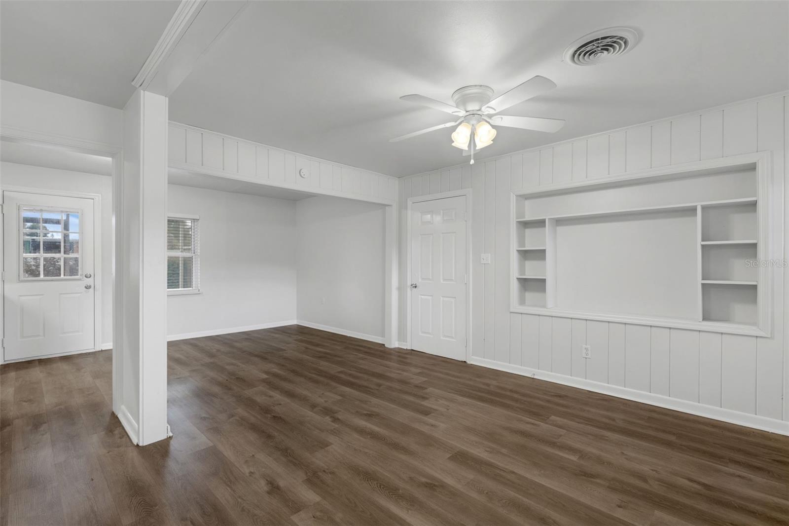 Image 4 of 33 For 203 Lakeview Avenue
