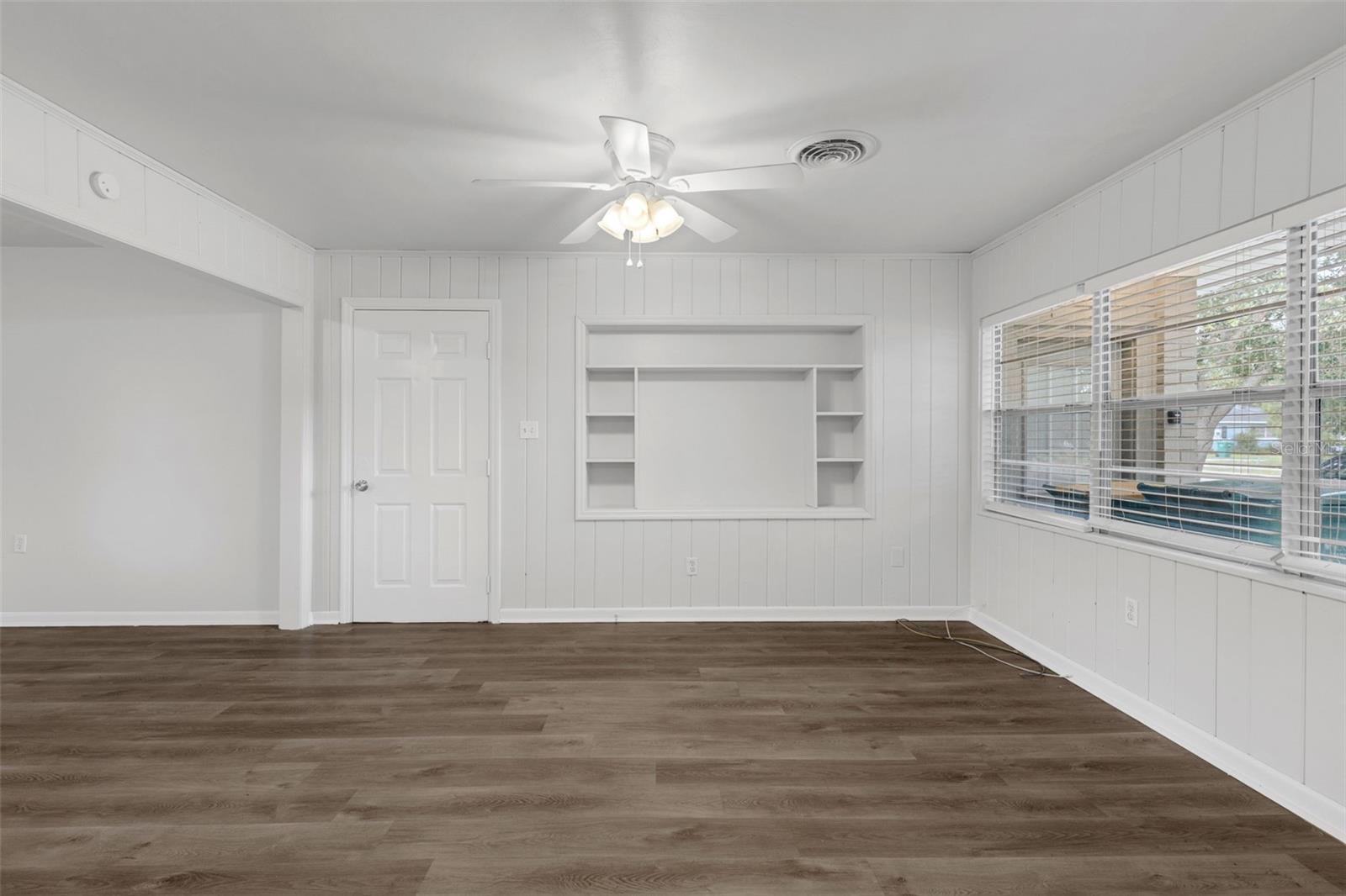 Image 5 of 33 For 203 Lakeview Avenue