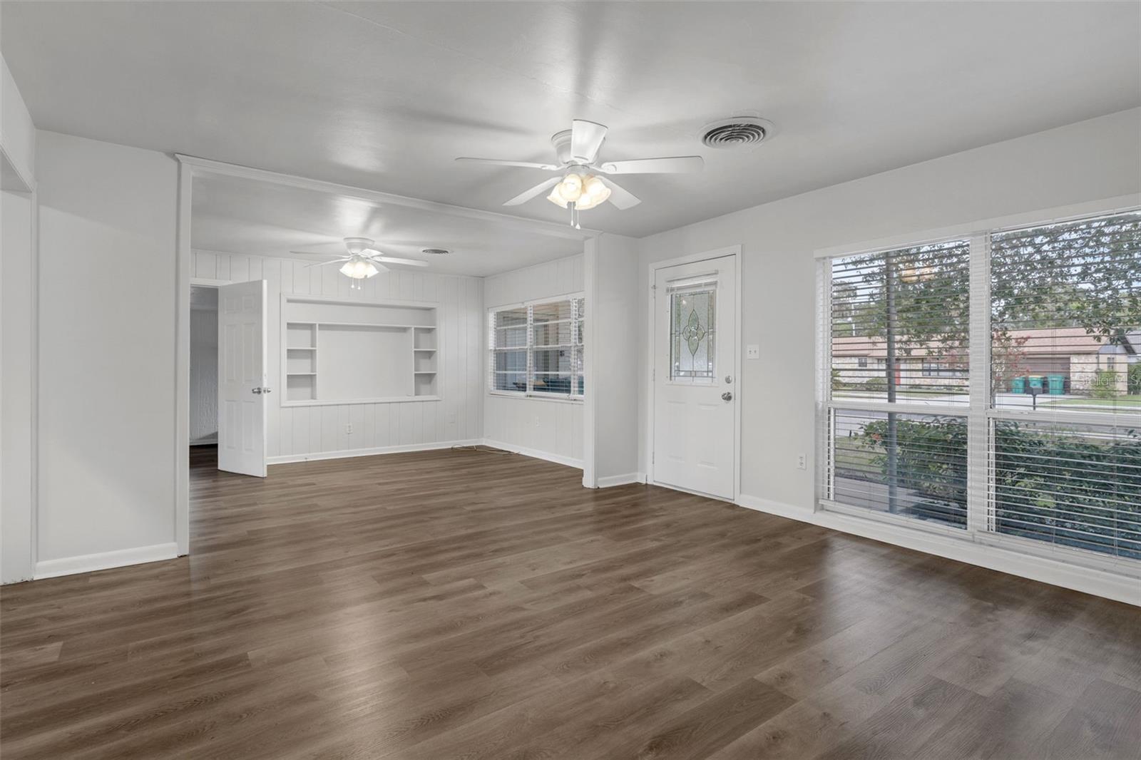 Image 7 of 33 For 203 Lakeview Avenue
