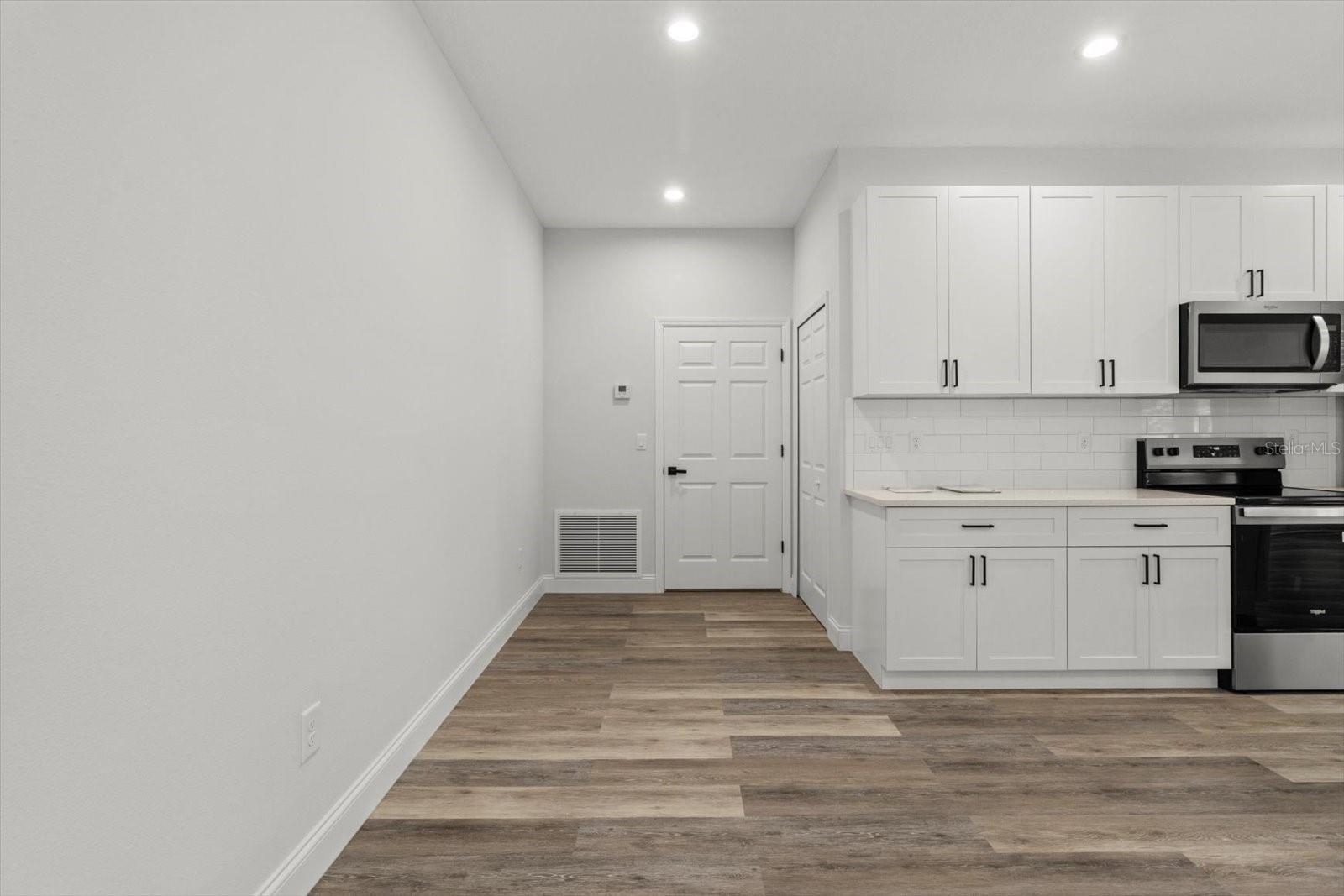 Listing photo id 21 for 11200 Terra Cotta Drive