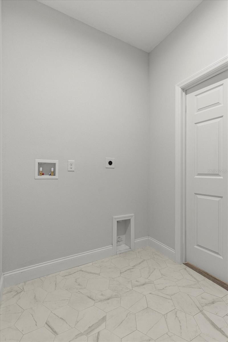 Listing photo id 34 for 11200 Terra Cotta Drive