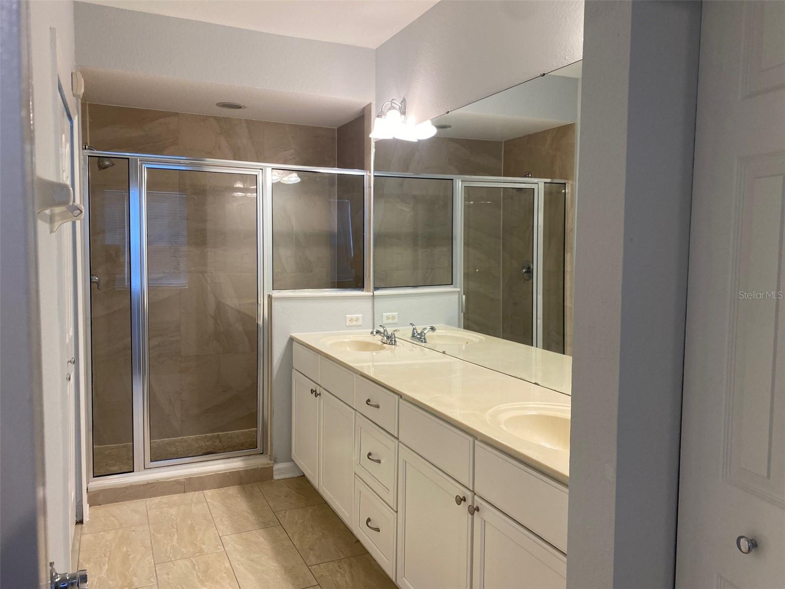 Image 21 of 39 For 6450 Alcalde Court 103