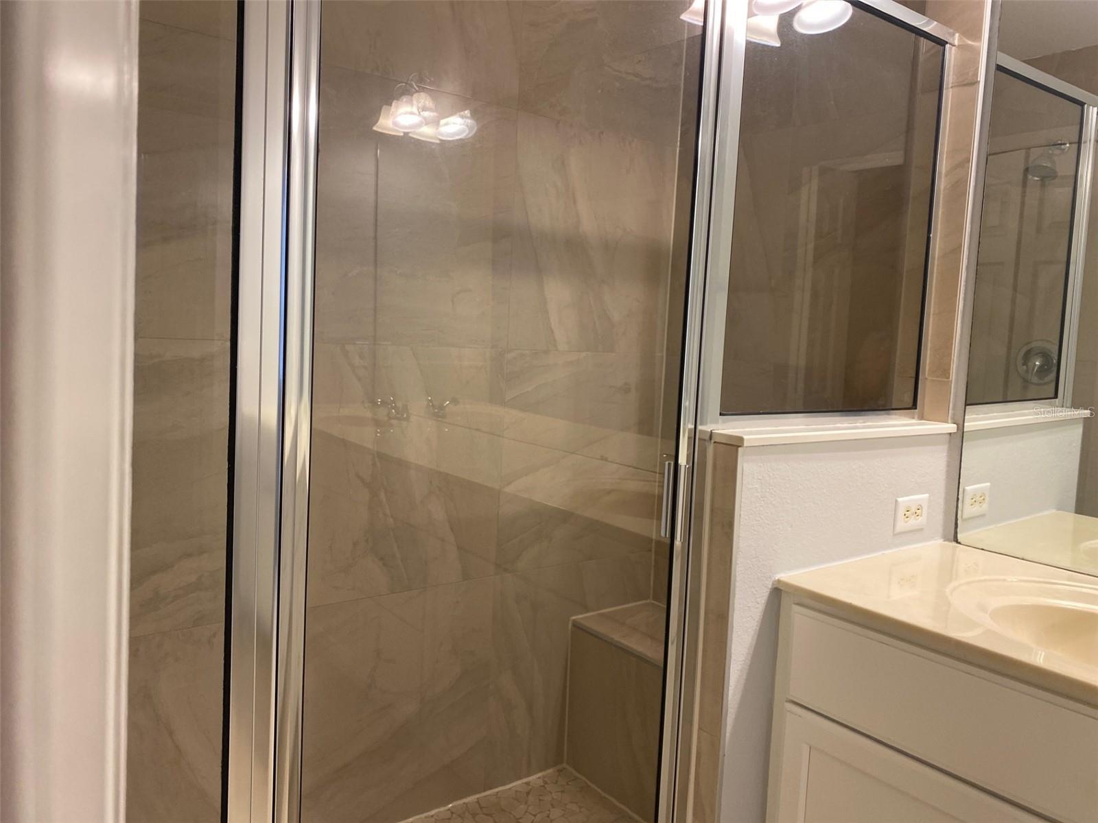 Image 22 of 39 For 6450 Alcalde Court 103