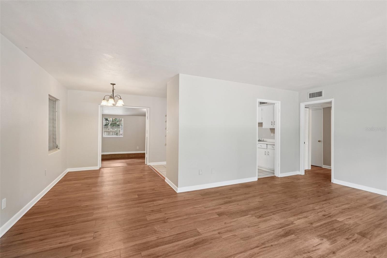 Image 6 of 24 For 518 36th Terrace