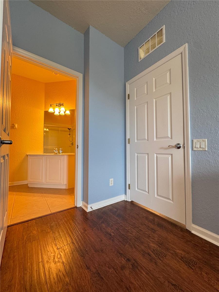 Image 24 of 34 For 3848 Lexmark Lane 206