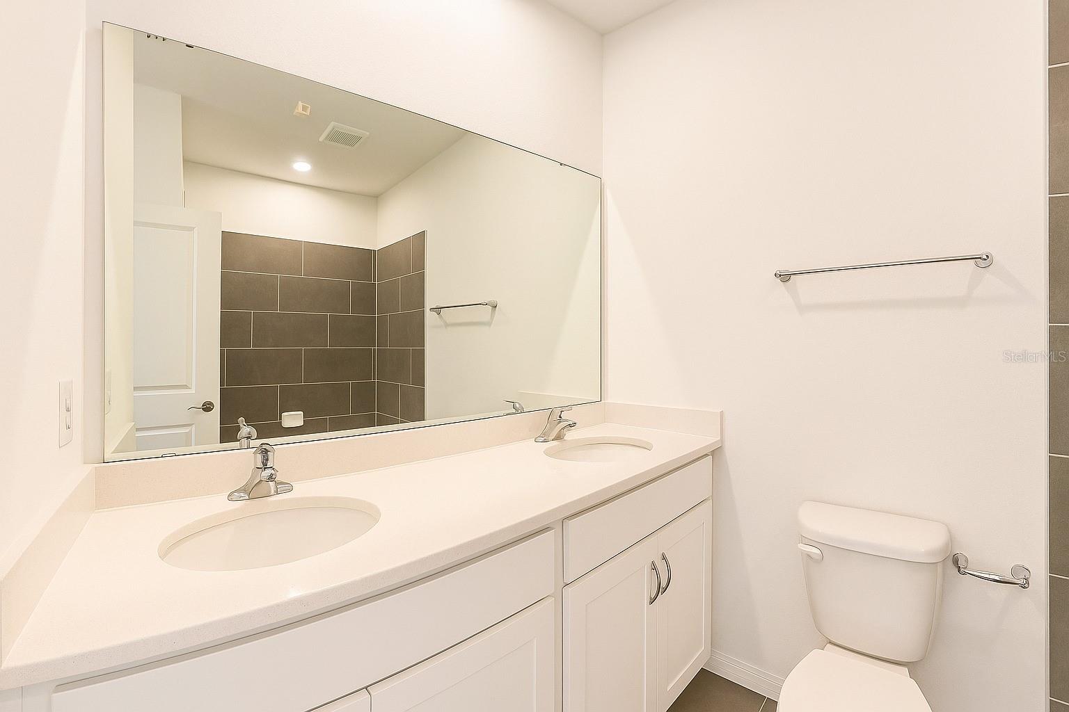 Image 21 of 28 For 550 Orient Avenue