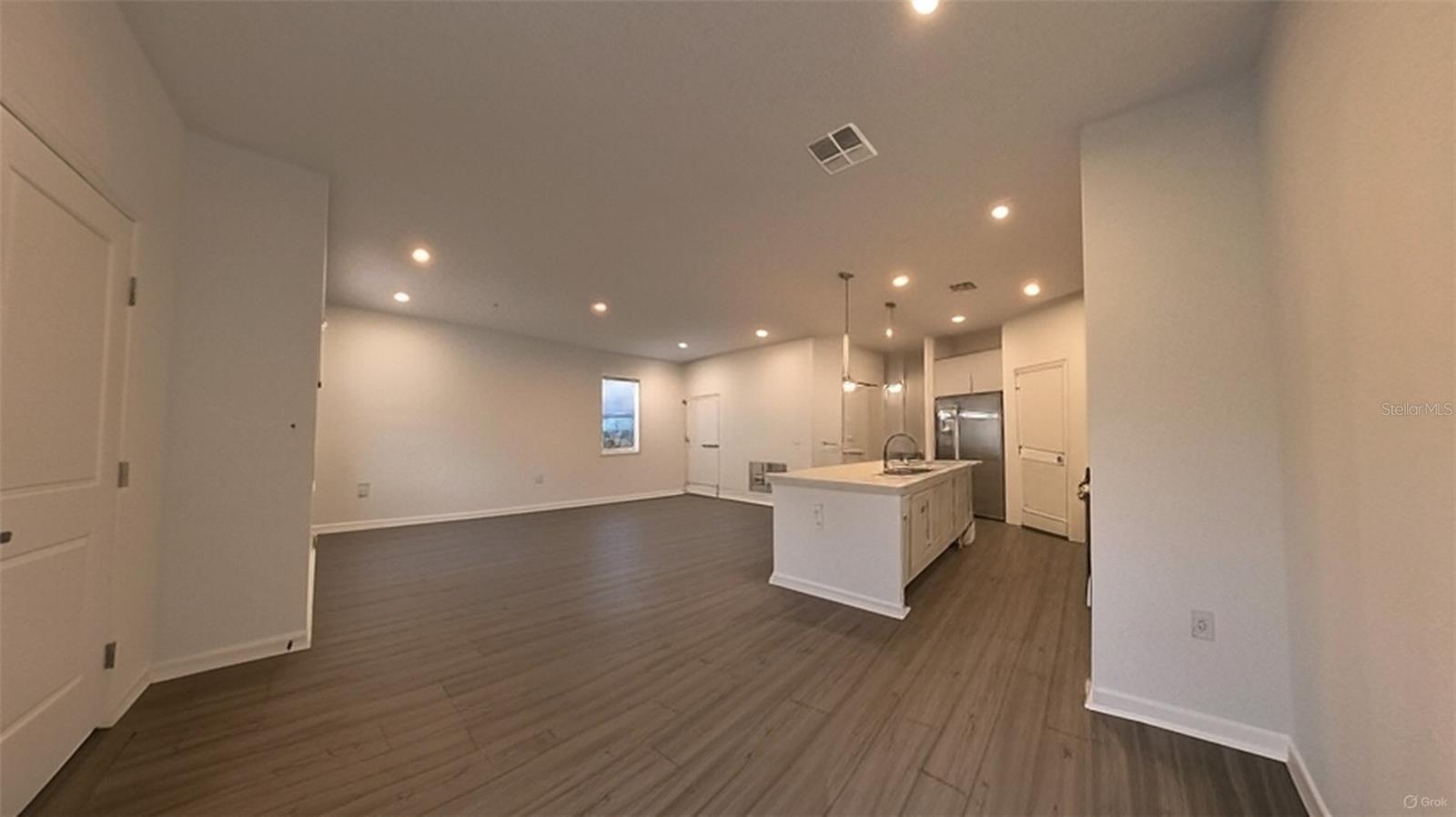 Image 4 of 28 For 550 Orient Avenue