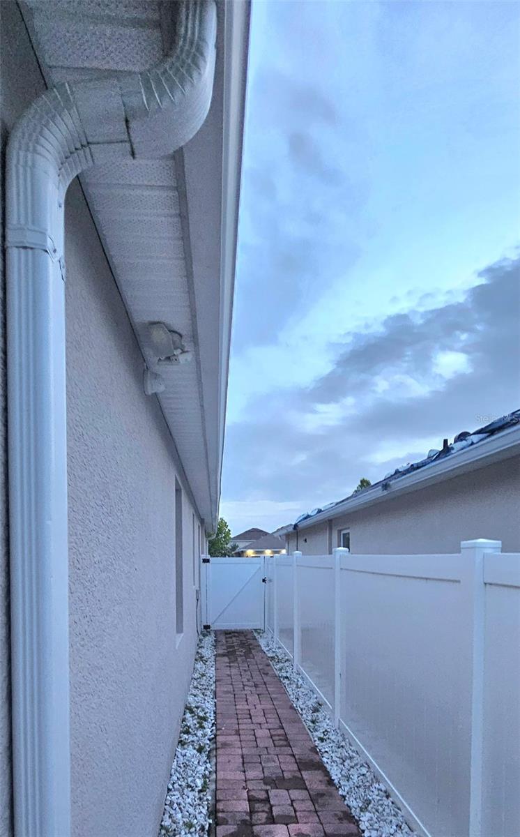 Image 15 of 17 For 1588 Diamond Loop Drive