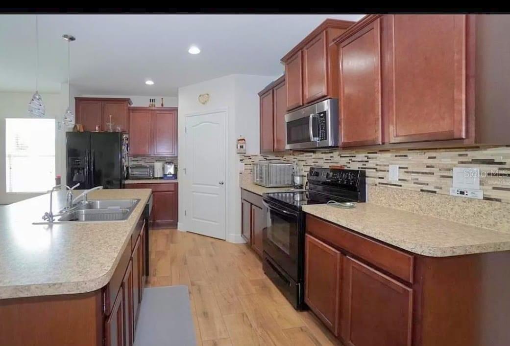 Image 3 of 17 For 1588 Diamond Loop Drive