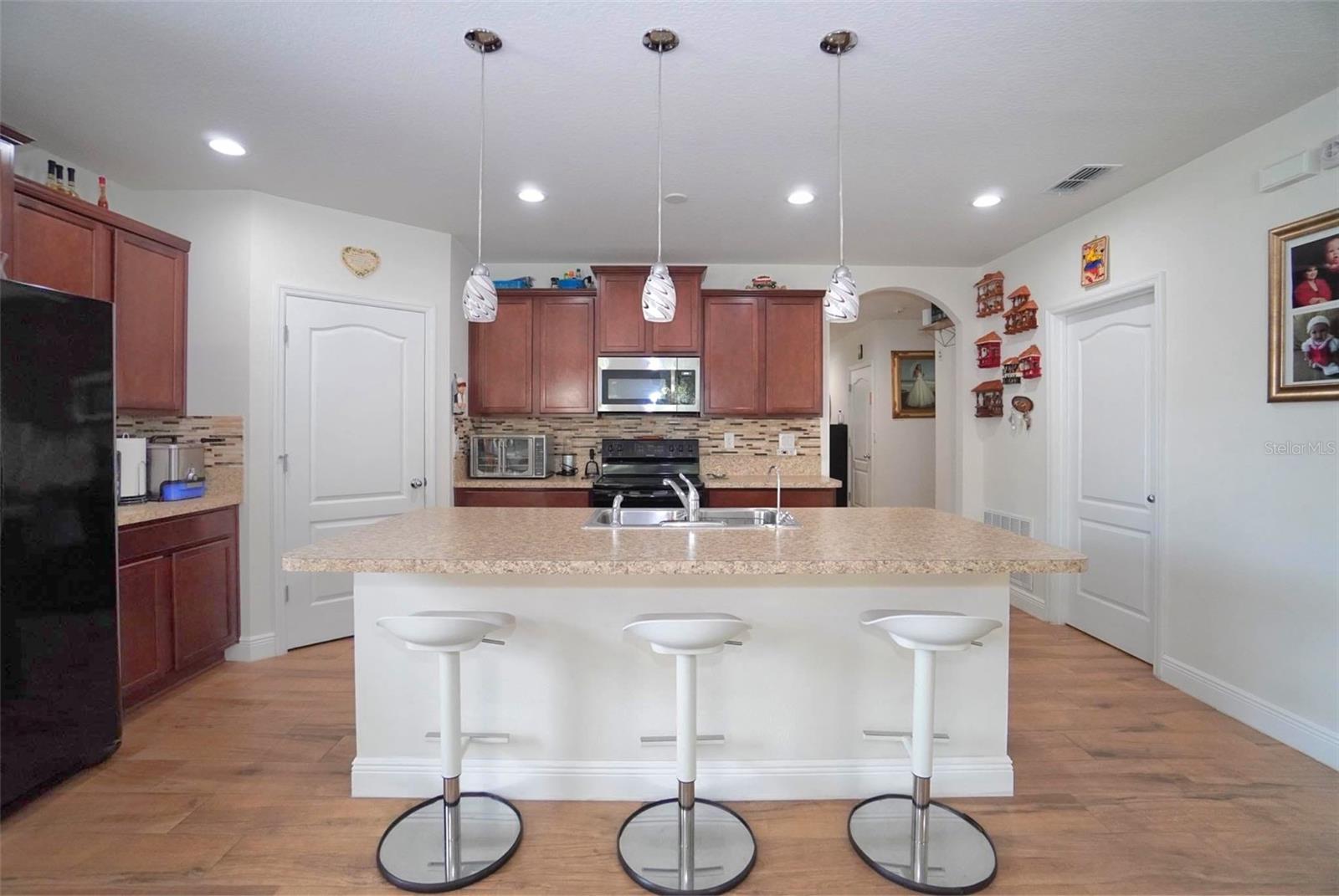Image 4 of 17 For 1588 Diamond Loop Drive