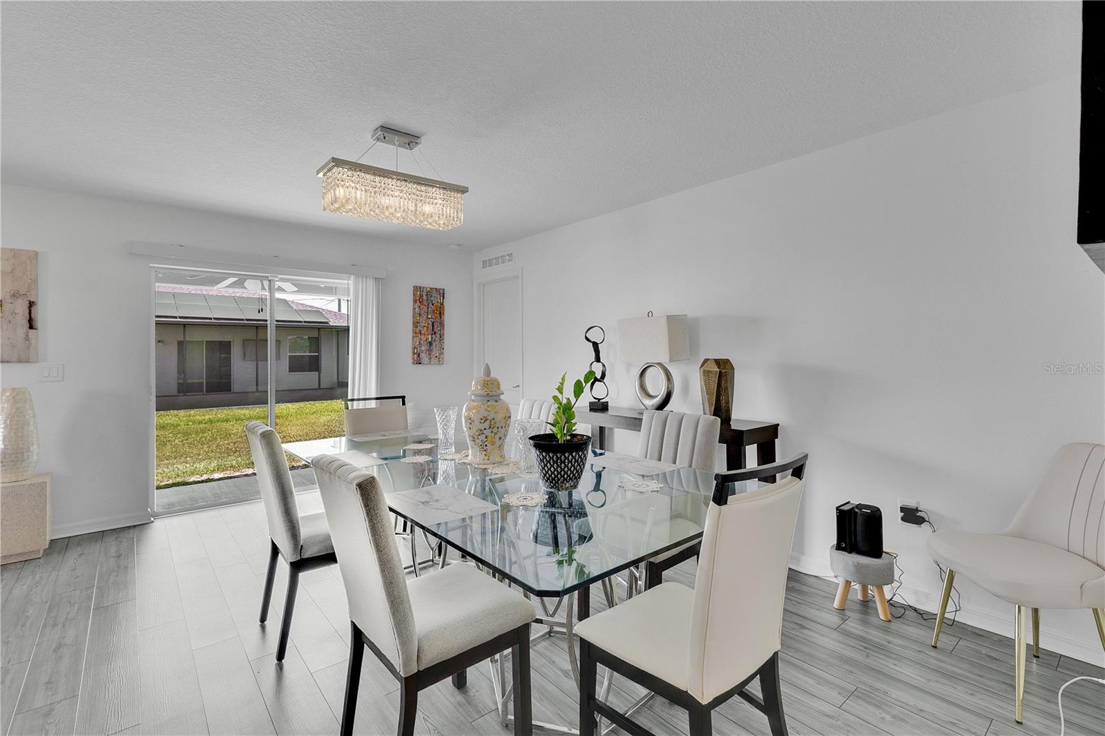 Image 5 of 40 For 205 Cimarron Drive