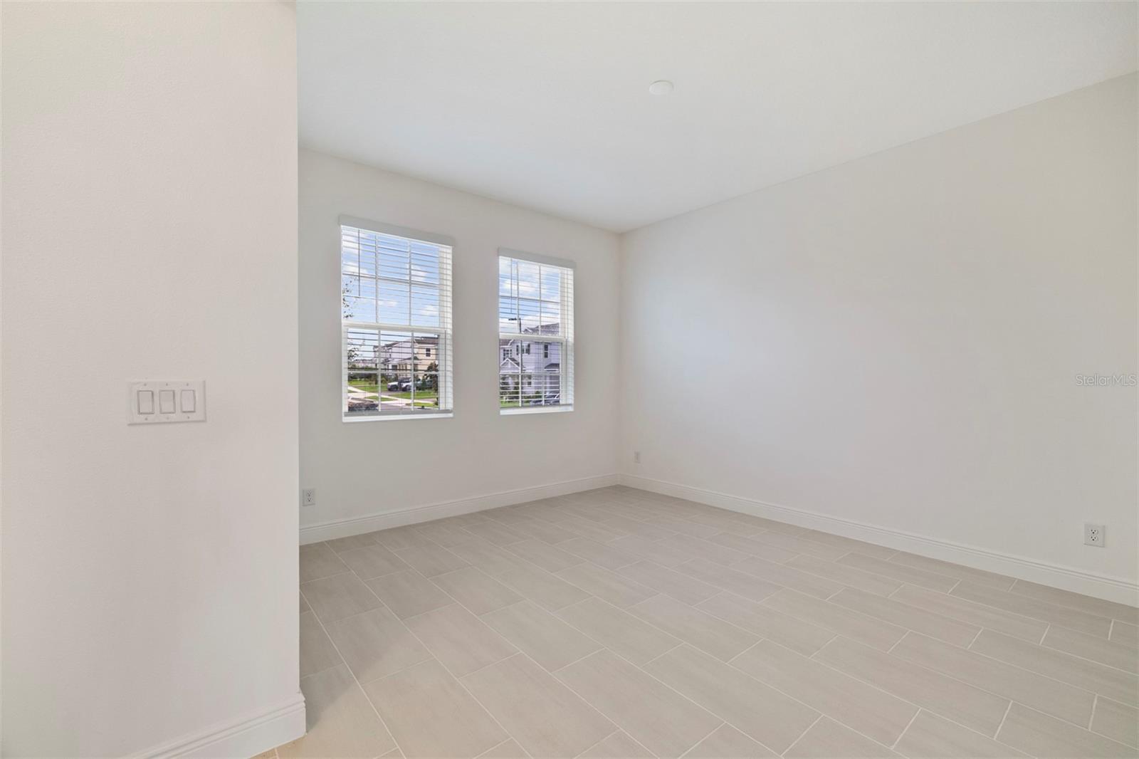 Image 3 of 20 For 7986 Syracuse Drive
