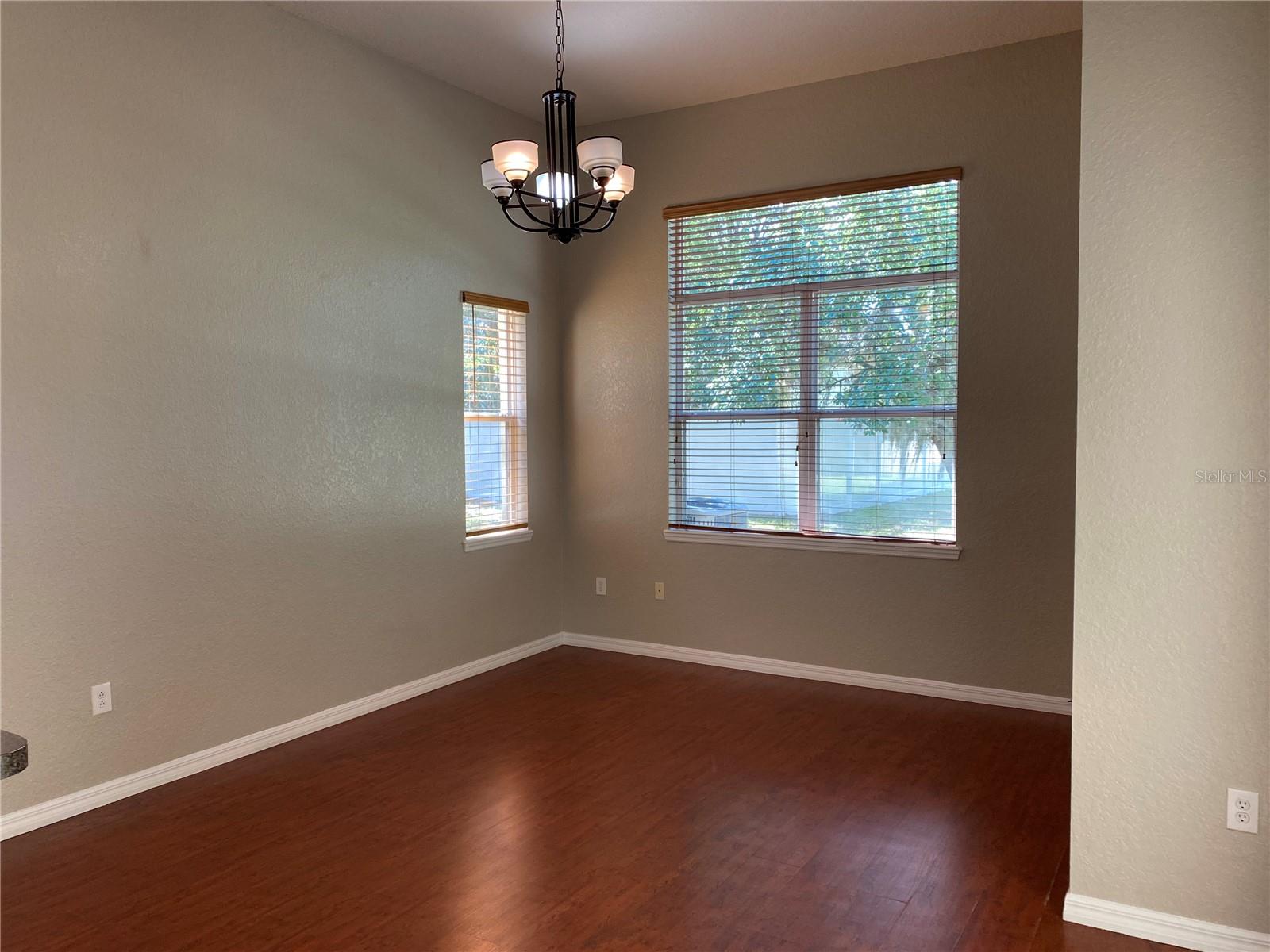 Image 7 of 22 For 2955 Bonita Circle