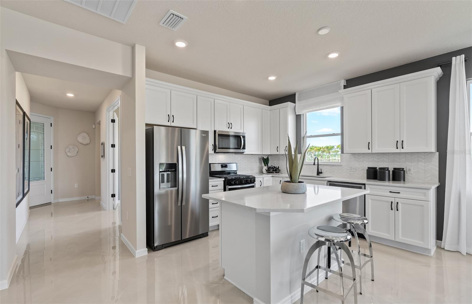 Image 10 of 28 For 13521 Pearl Beach Street