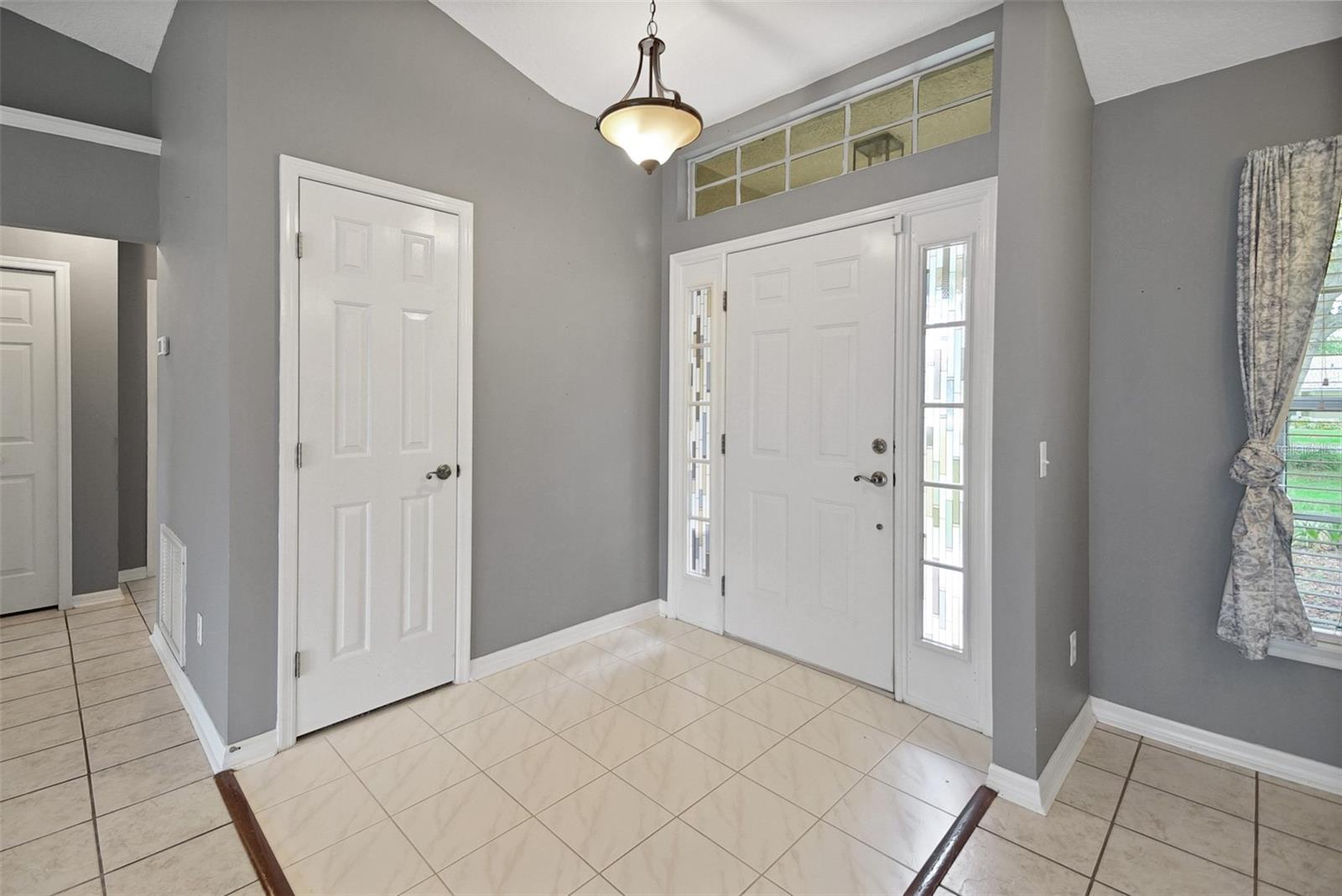 Image 10 of 58 For 10697 Lake Hill Drive