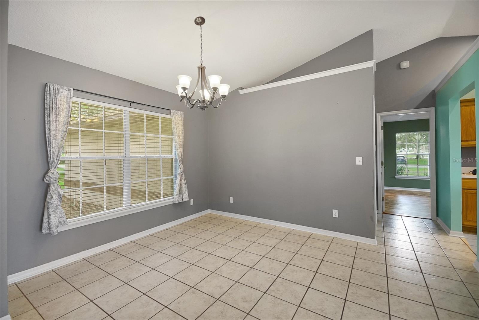Image 11 of 58 For 10697 Lake Hill Drive