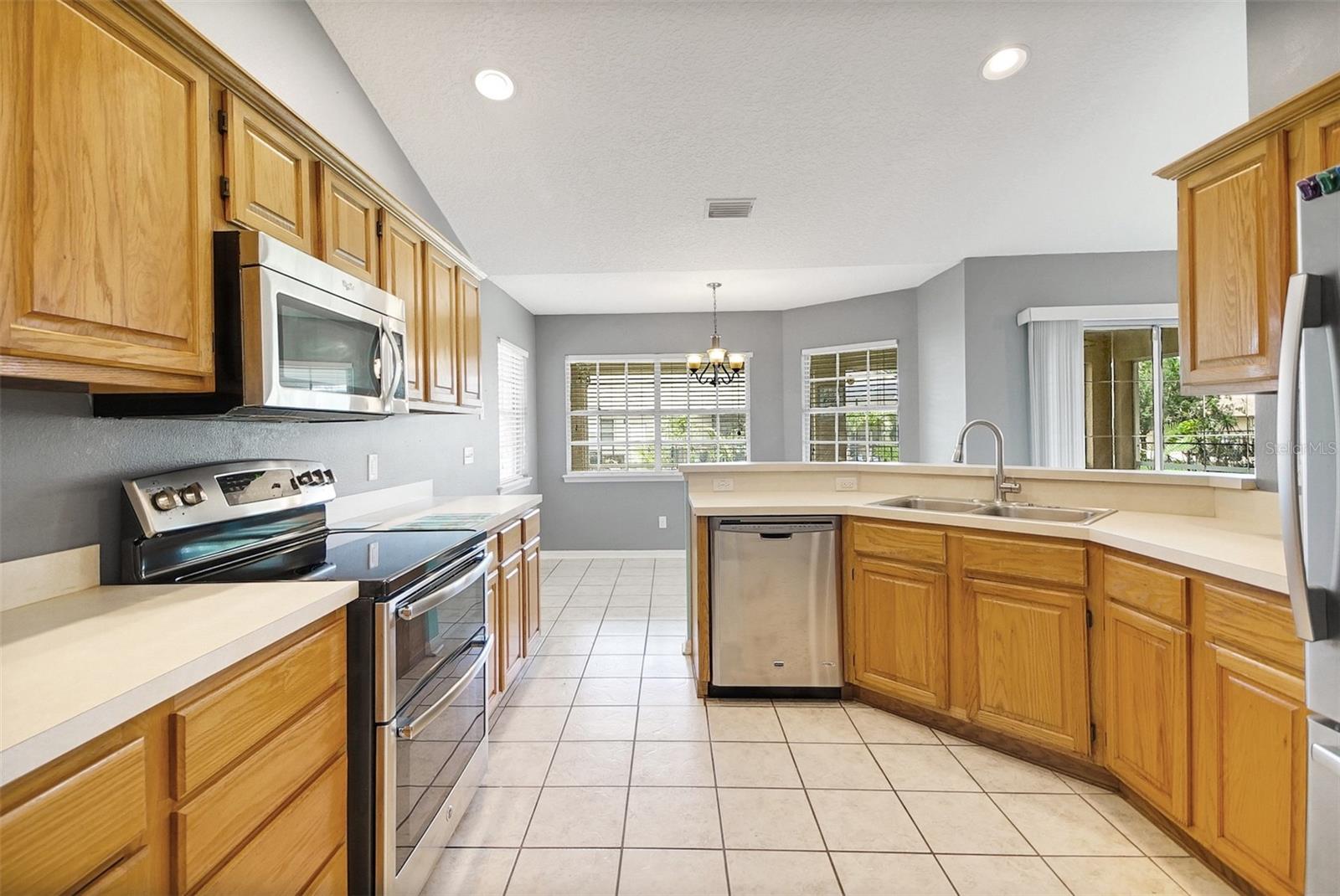 Image 16 of 58 For 10697 Lake Hill Drive