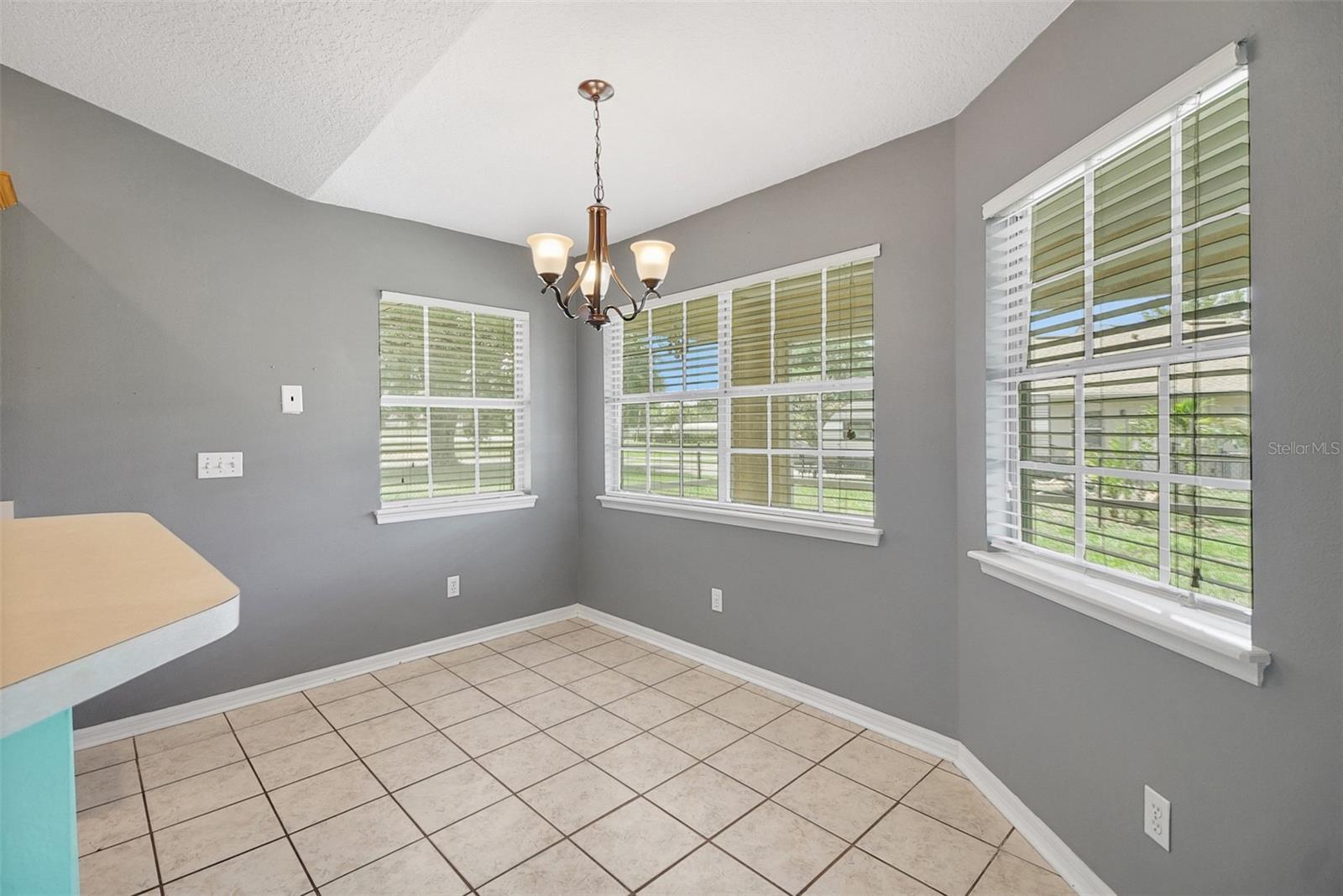 Image 18 of 58 For 10697 Lake Hill Drive