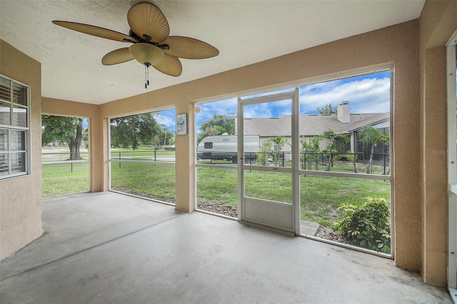 Image 19 of 58 For 10697 Lake Hill Drive