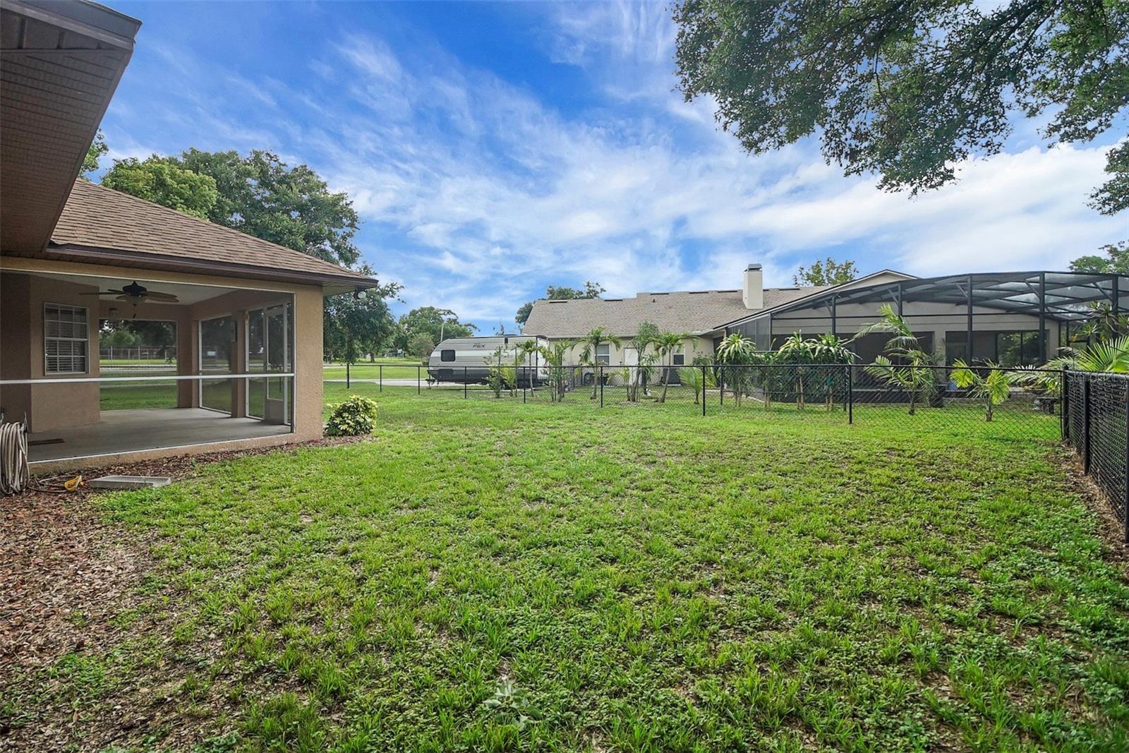 Image 21 of 58 For 10697 Lake Hill Drive
