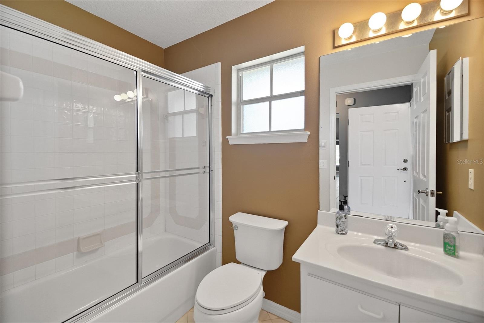Image 32 of 58 For 10697 Lake Hill Drive