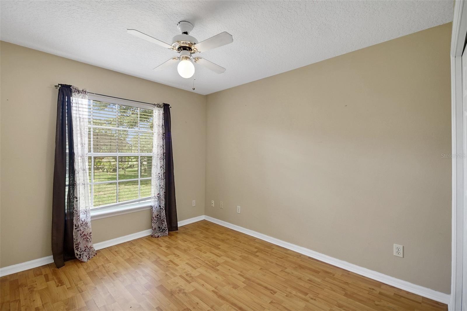 Image 33 of 58 For 10697 Lake Hill Drive