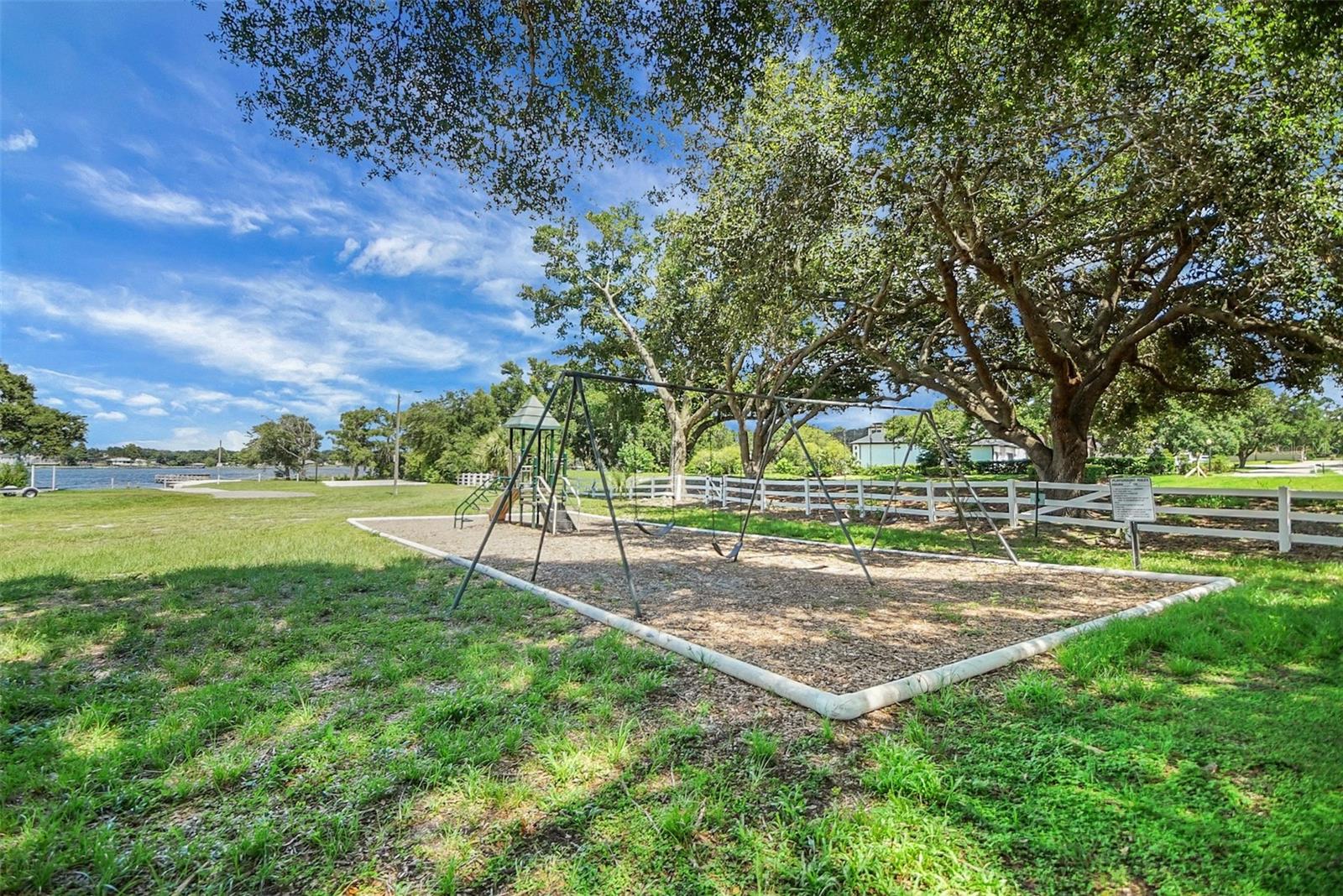 Image 34 of 58 For 10697 Lake Hill Drive