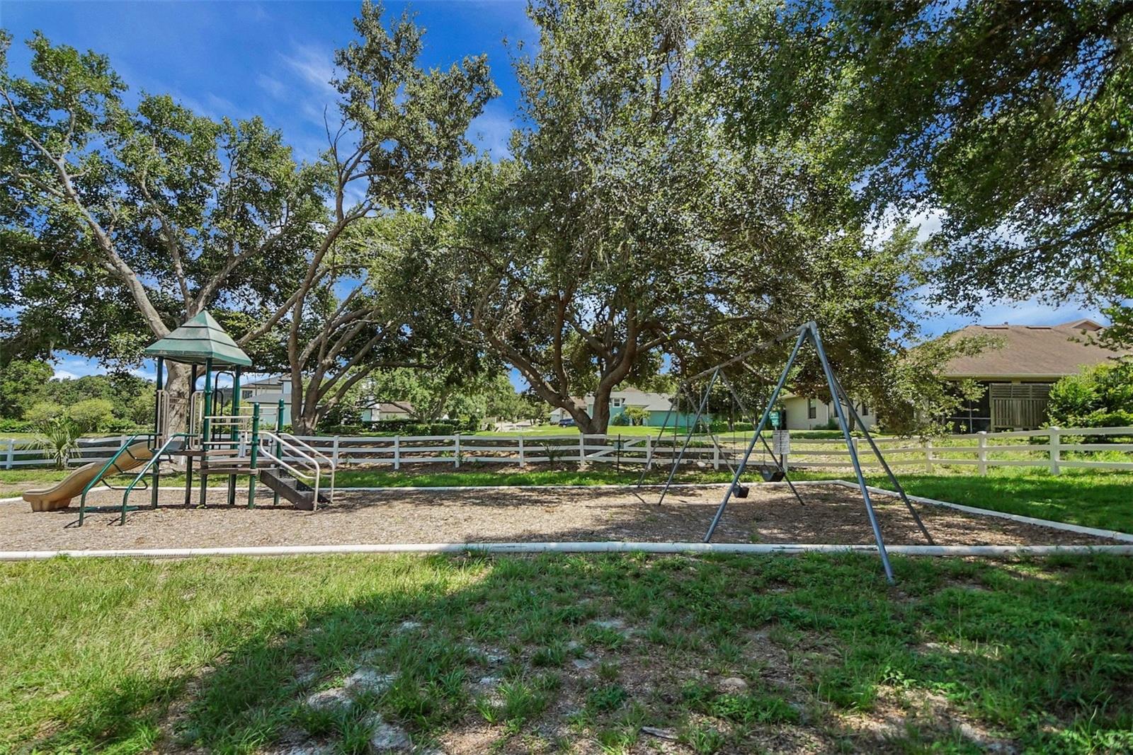 Image 35 of 58 For 10697 Lake Hill Drive