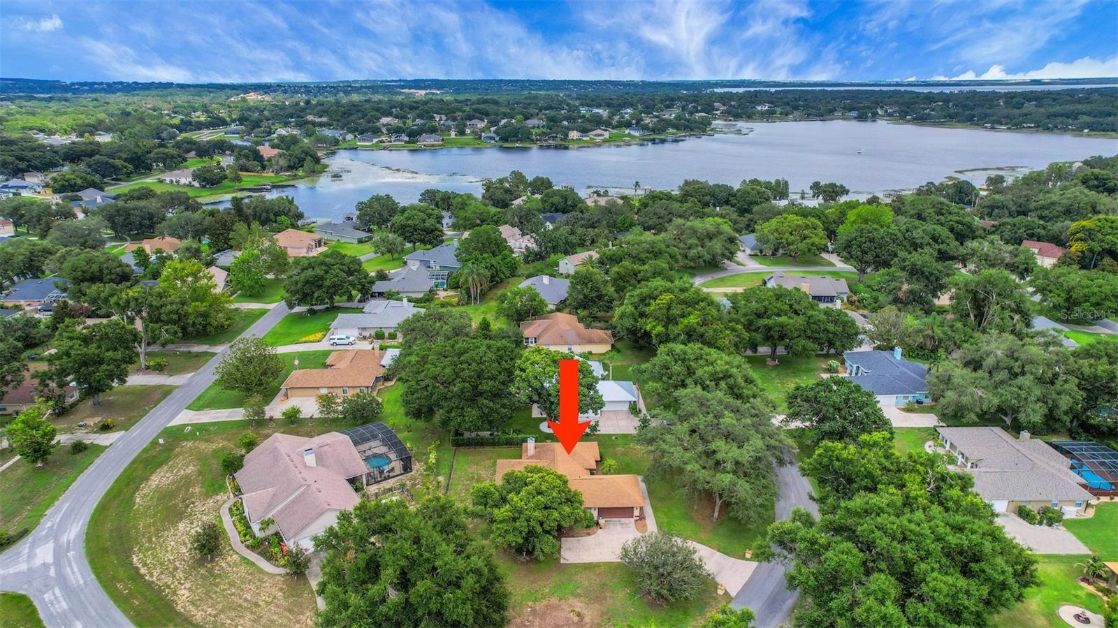 Image 4 of 58 For 10697 Lake Hill Drive