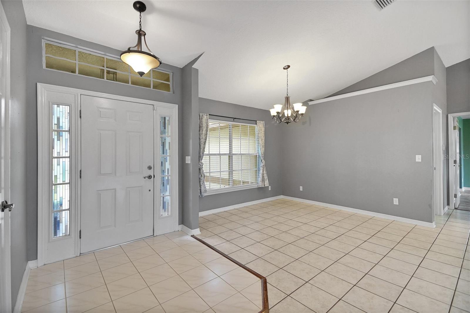 Image 9 of 58 For 10697 Lake Hill Drive