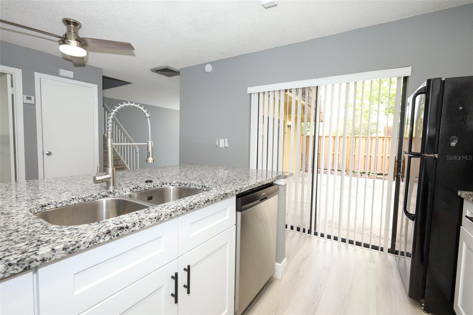 Image 13 of 35 For 5269 Brook Court 249