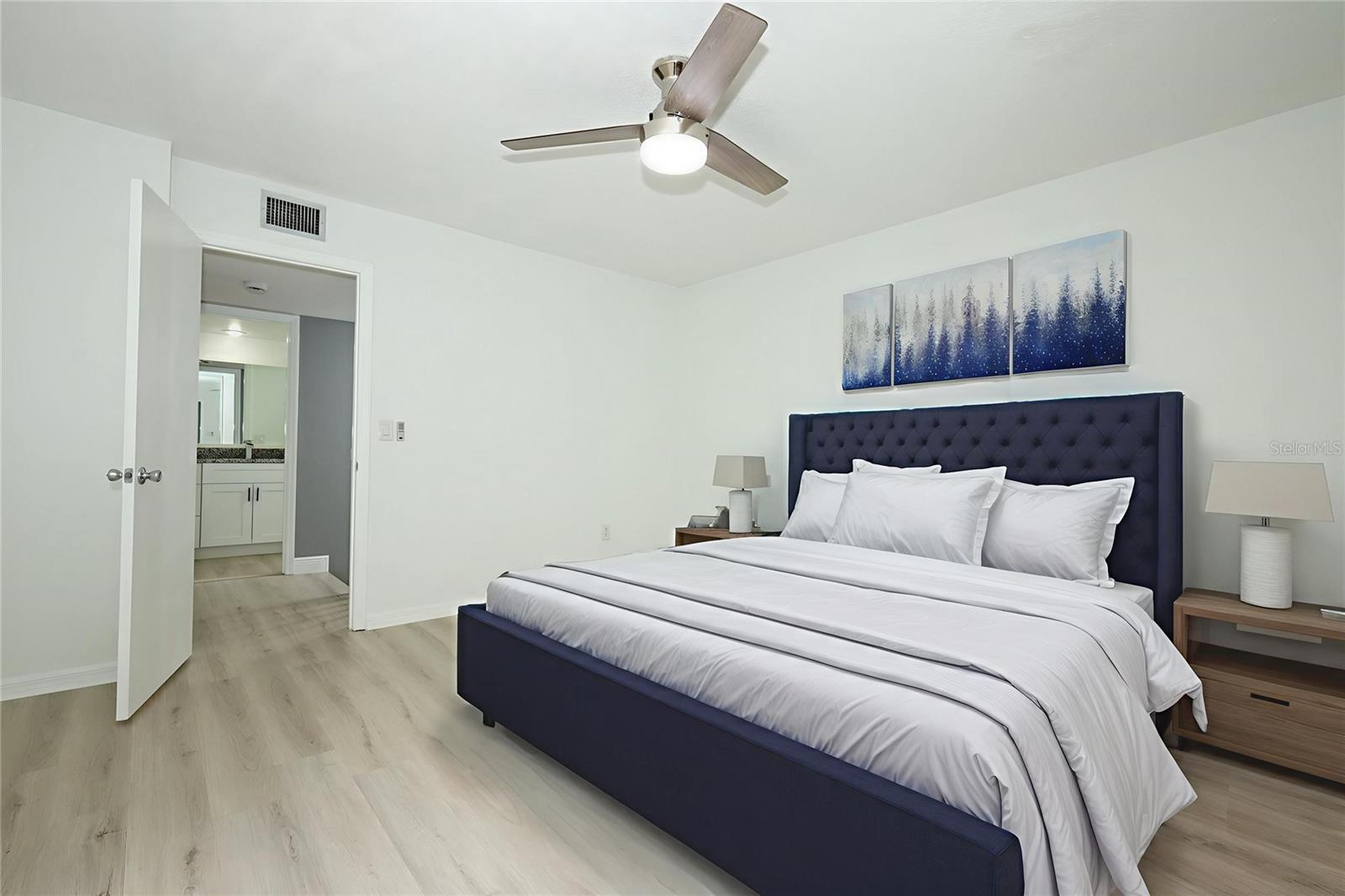 Image 15 of 35 For 5269 Brook Court 249