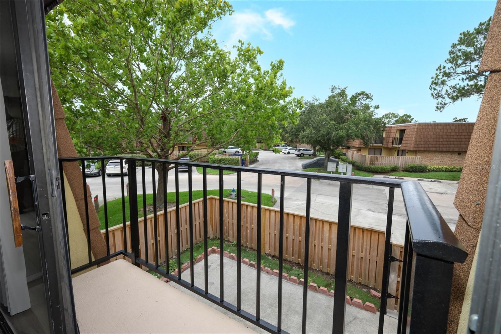 Image 16 of 35 For 5269 Brook Court 249