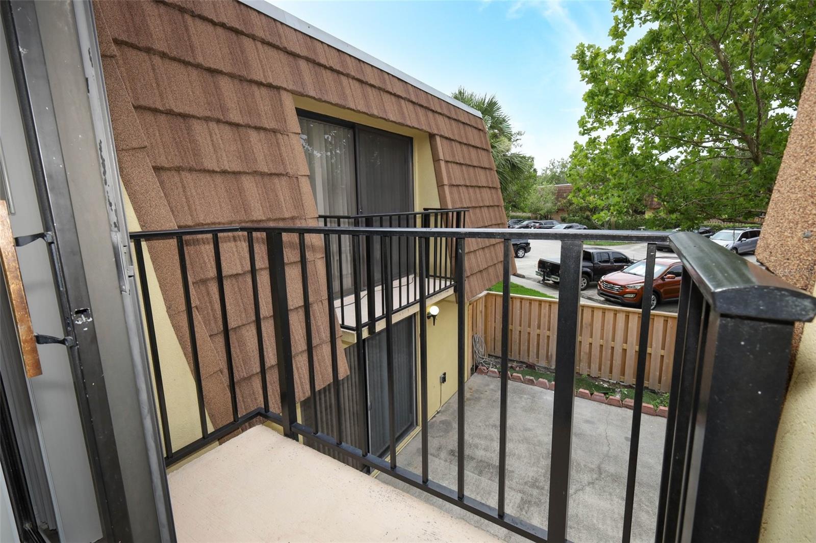 Image 22 of 35 For 5269 Brook Court 249