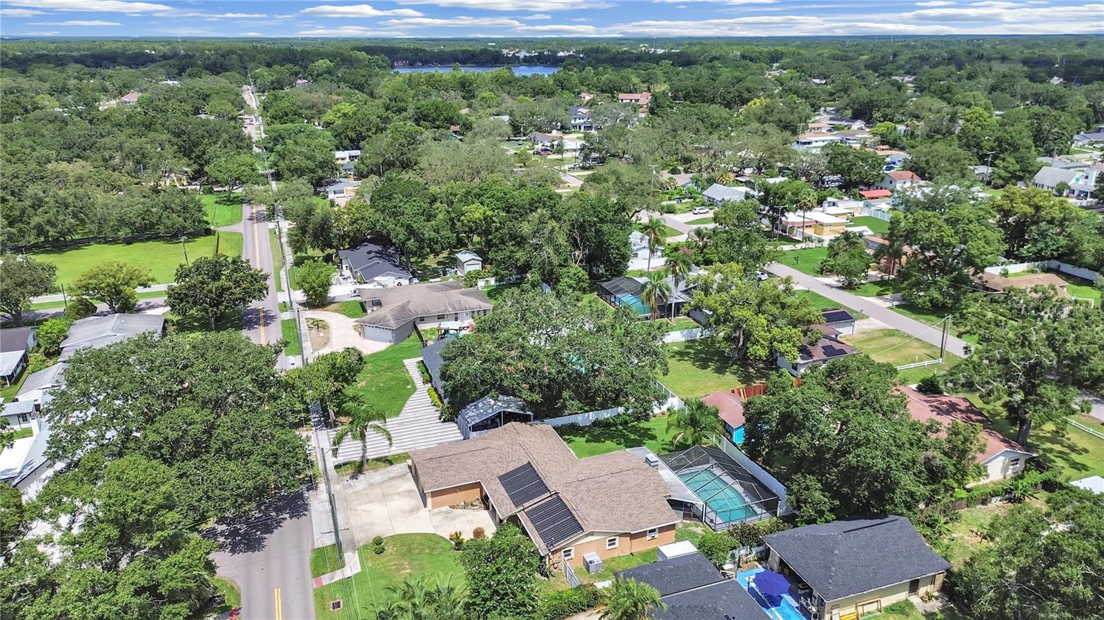 Listing photo id 11 for 2531 Lake Ellen Drive