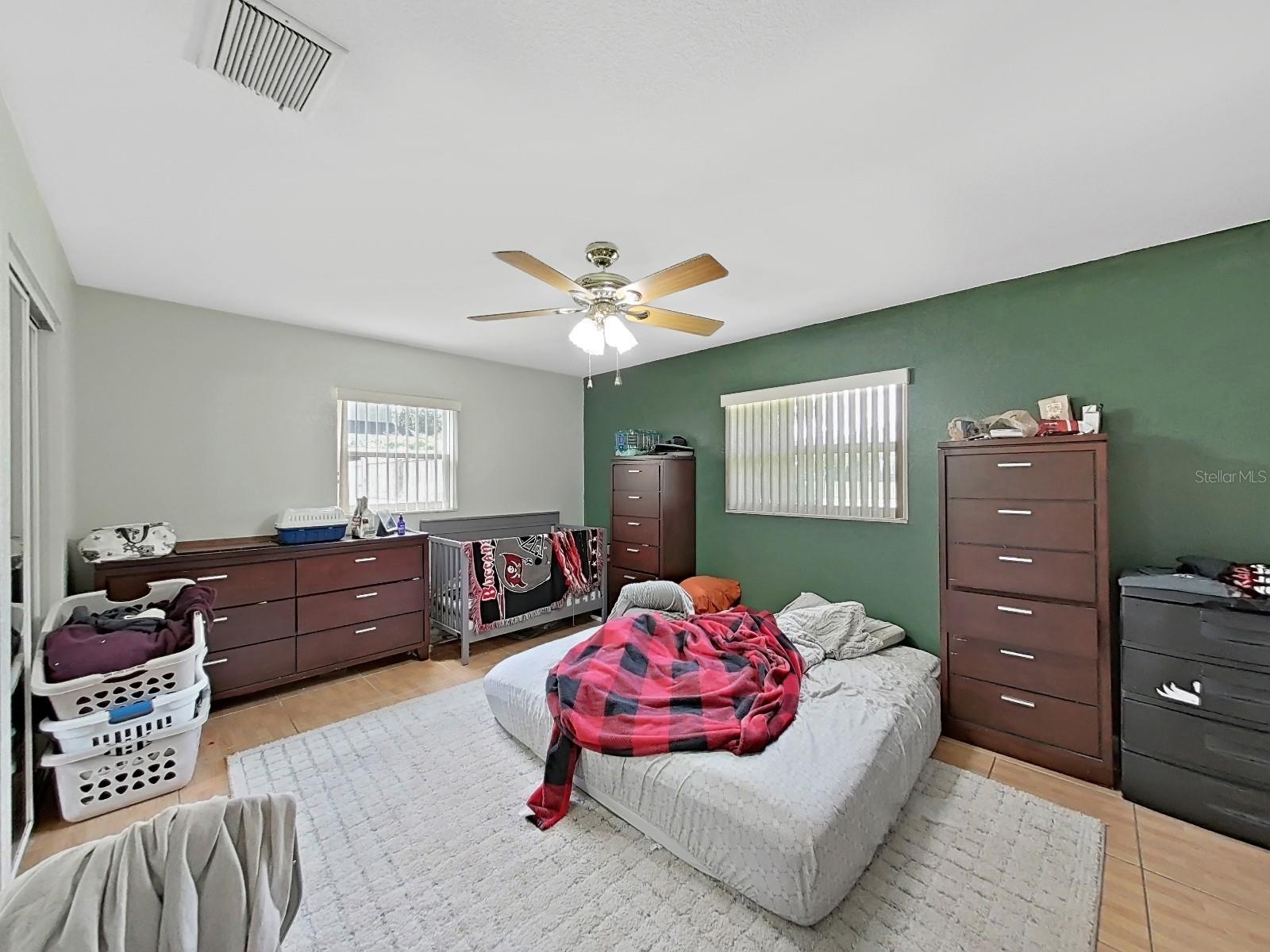 Listing photo id 13 for 2531 Lake Ellen Drive