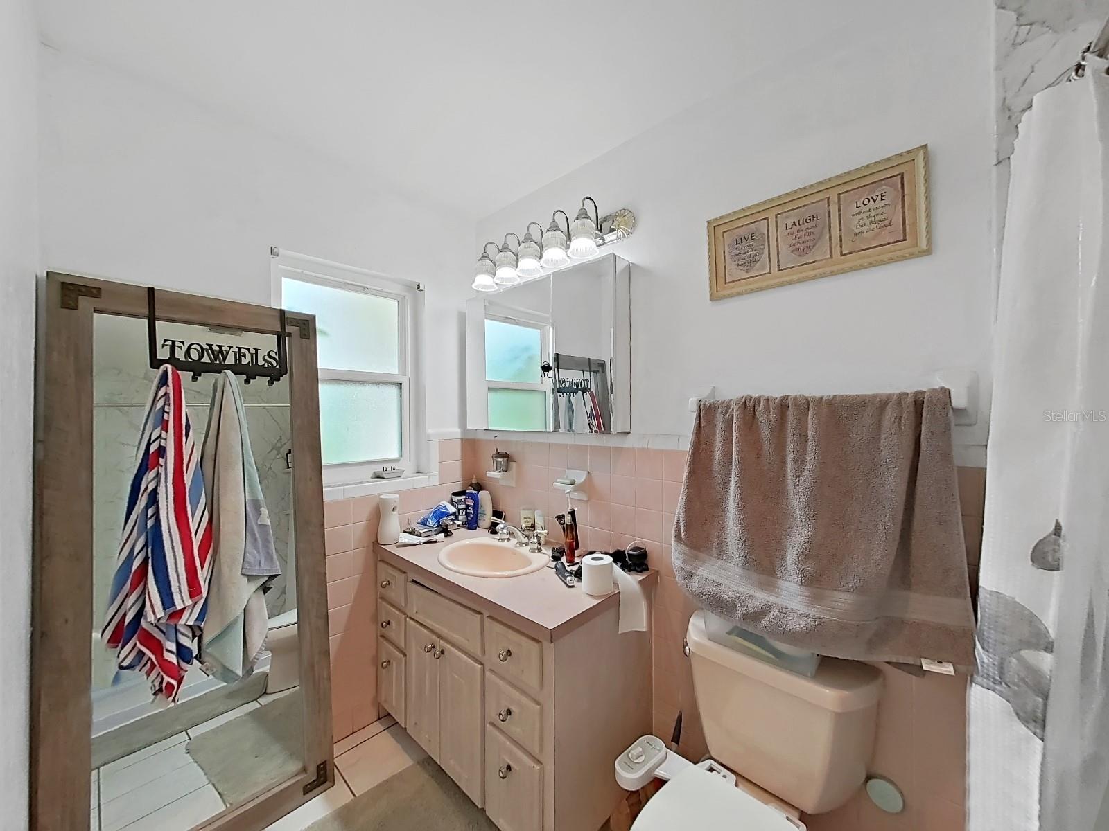 Listing photo id 15 for 2531 Lake Ellen Drive