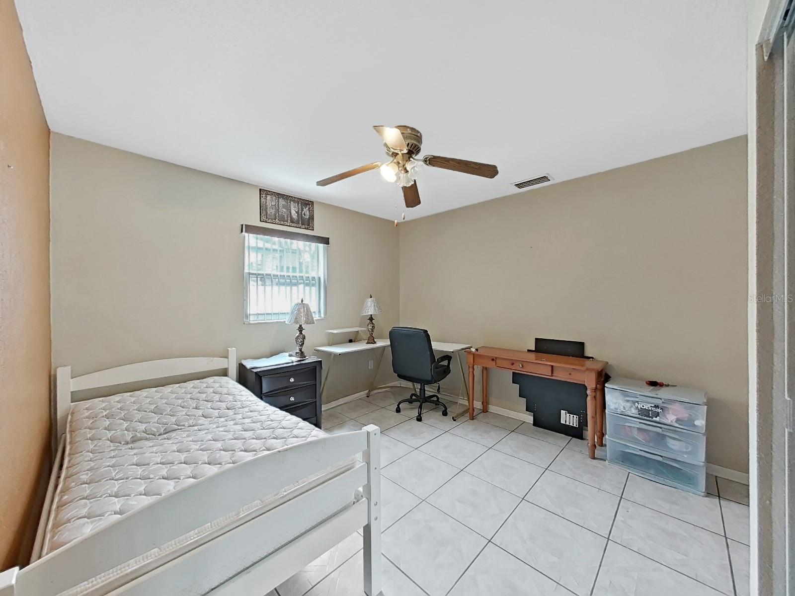 Listing photo id 16 for 2531 Lake Ellen Drive